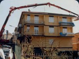 mezzo dotato di piattaforma aerea